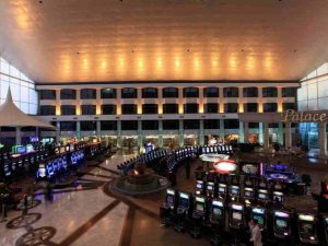Holiday Palace Resort & Casino - Nơi vui chơi sang chảnh