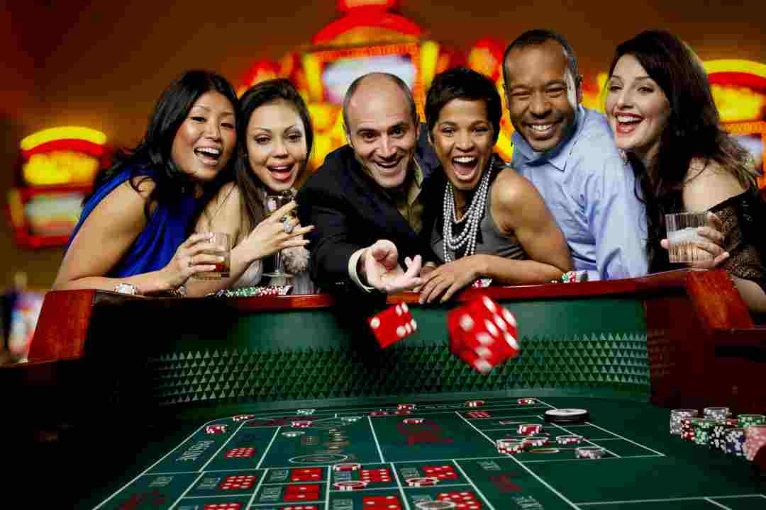 Anh em có thể đến Queenco Casino chơi bạc dễ dàng