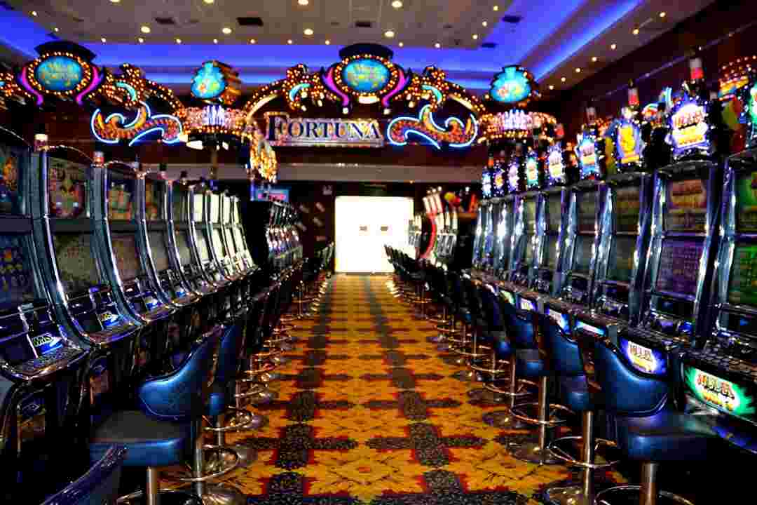 Roulette đầy mê hoặc Fortuna Hotel and Casino
